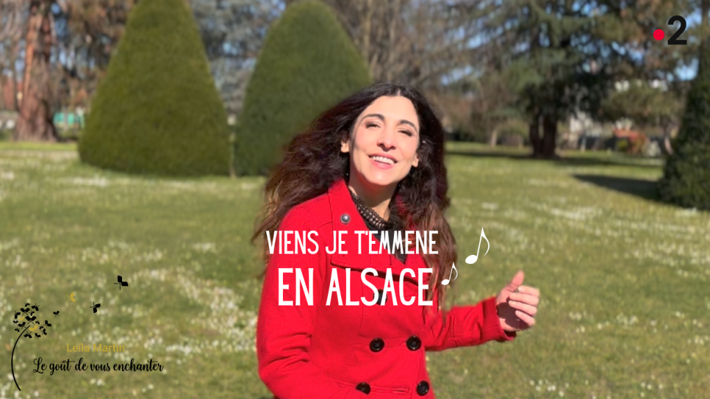 Leïla Martin en manteau rouge : « Viens, je t’emmène en Alsace »